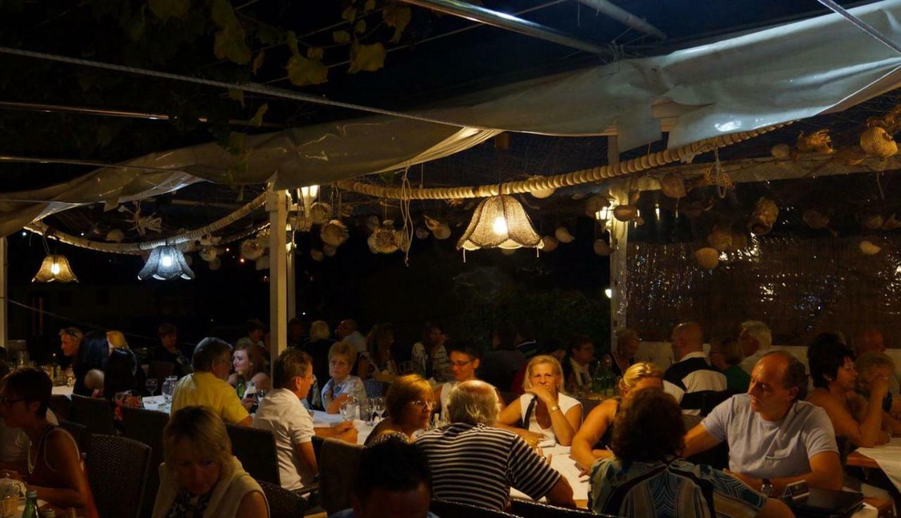 St. Nicholas Rooms Hvar Town Exterior photo