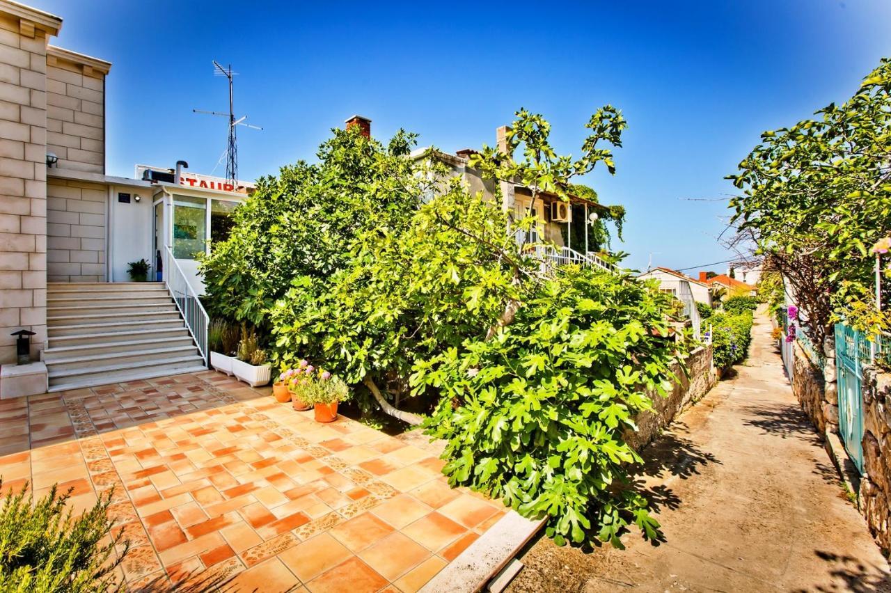 St. Nicholas Rooms Hvar Town Exterior photo